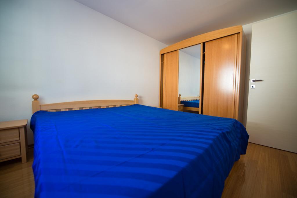Apartments Karlo Baška Voda Pokoj fotografie