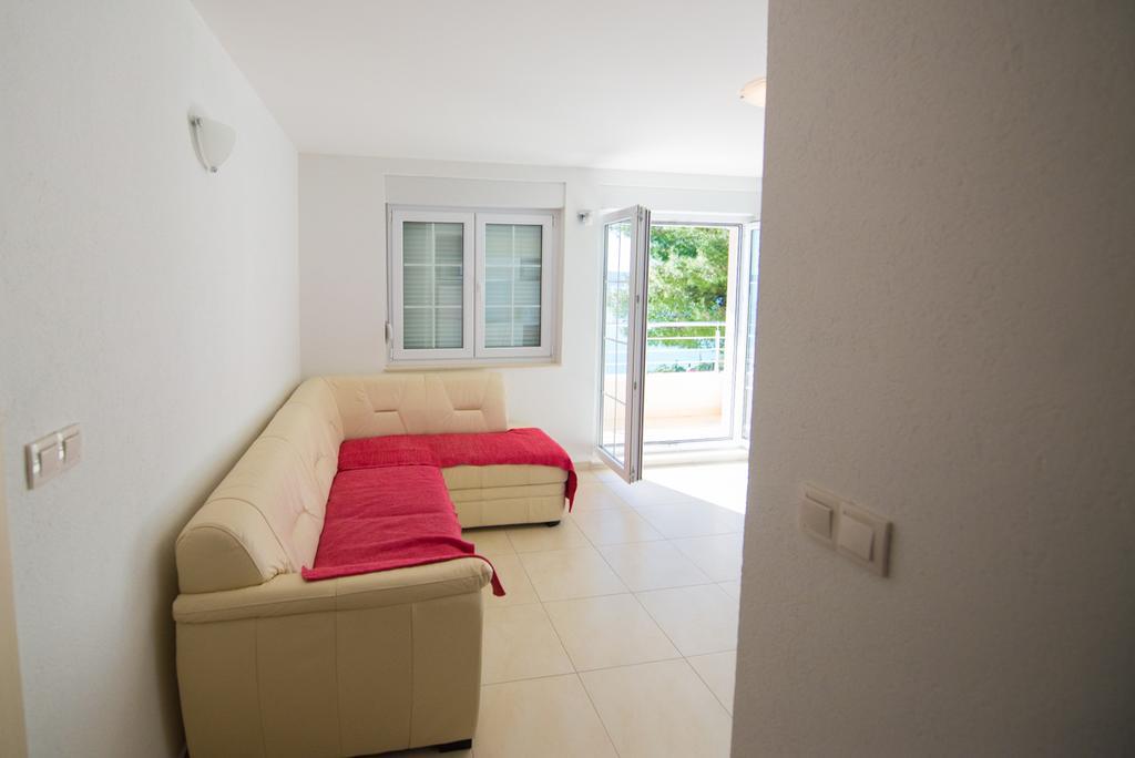 Apartments Karlo Baška Voda Pokoj fotografie