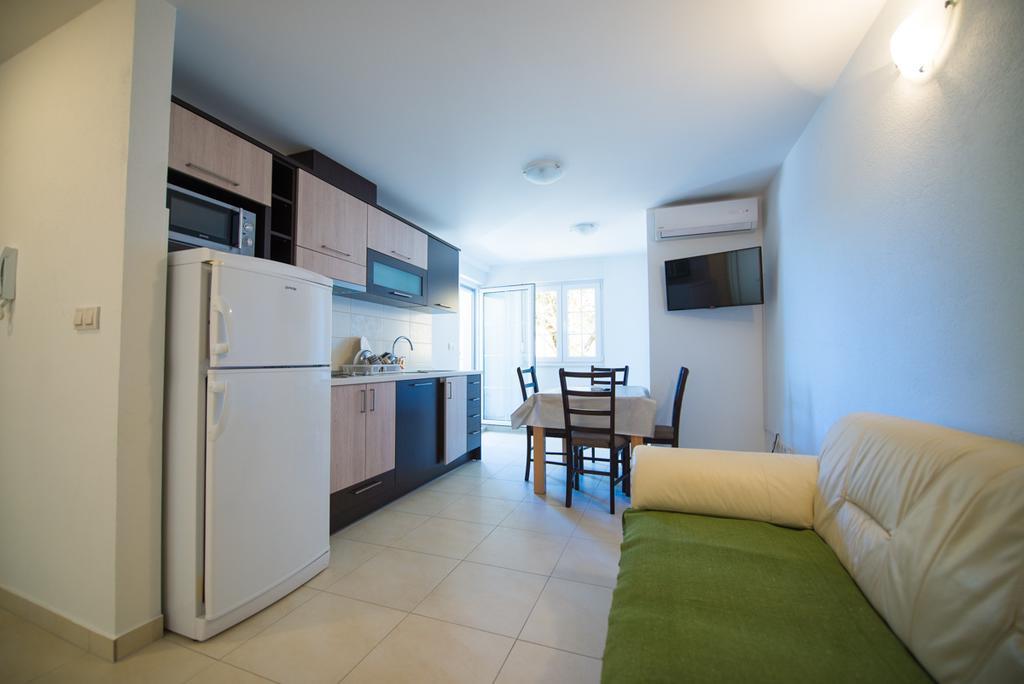 Apartments Karlo Baška Voda Pokoj fotografie