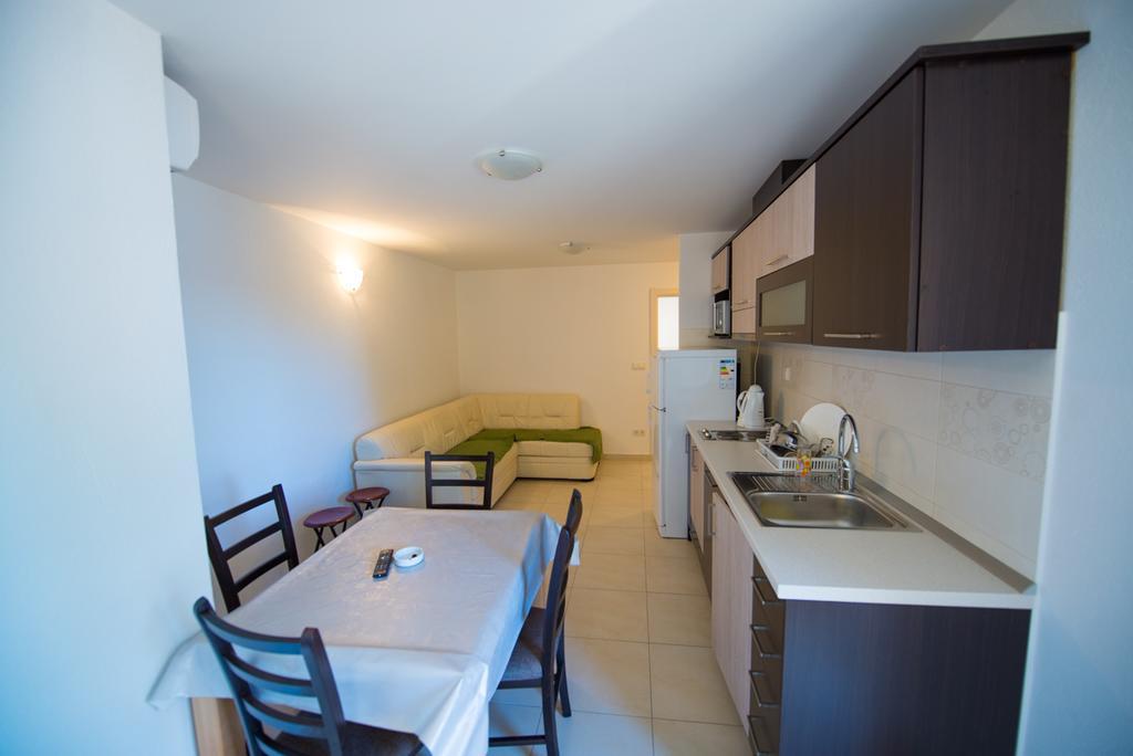 Apartments Karlo Baška Voda Pokoj fotografie
